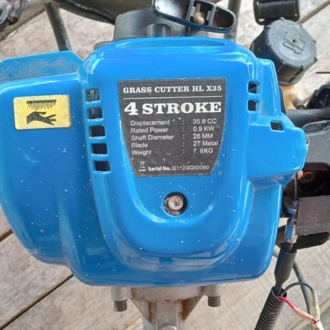 SKUTER MESIN PEMOTONG RUMPUT 4TAK BBM BENSIN BS UNT BIKIN GOPED.