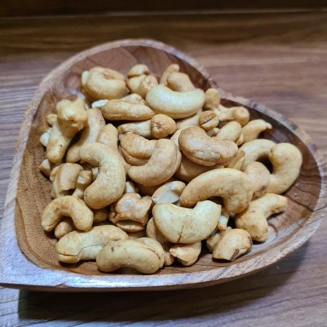 

Kacang Mede Goreng Jumbo 1 Kg