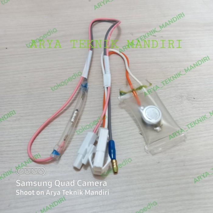 DEFROST KULKAS TOSHIBA (WT-010) ORIGINAL