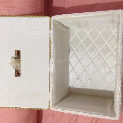 

Kotak Angpau Elegan Bisa digembokin Kotak Angpao KS88