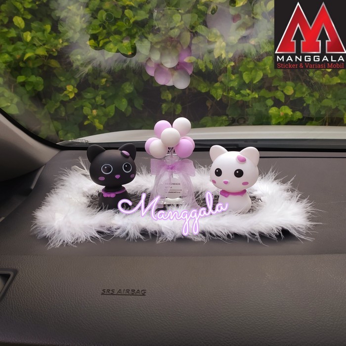 Dashboard Pajangan Goyang Hiasan Dashboard Mobil Kucing + Balon & Anti Slip Bulu