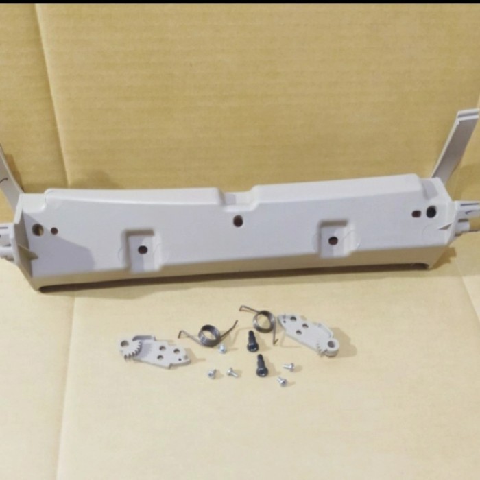 Dashboard Breket Tutup Laci Dasboard Innova Lama 2004 - 2015