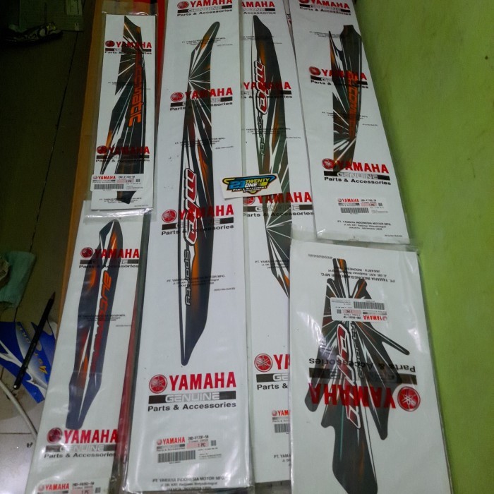 graphic stiker striping original yamaha mio smile 2008 abuabu grey 28D