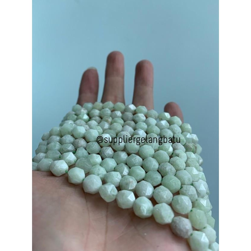 

batu faceted hexagon 8mm soft white pale green agate agatis berserat
