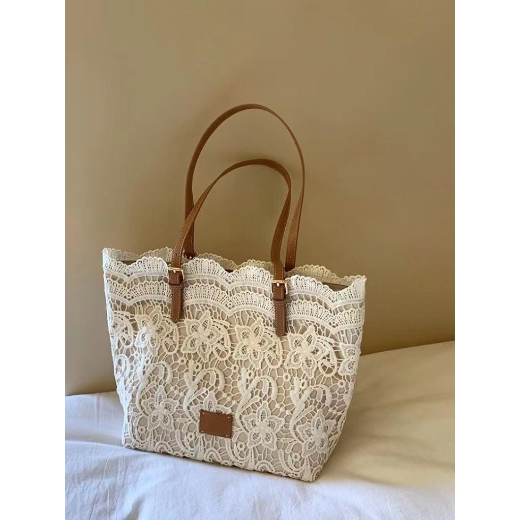 New Lace Tendy Mori Girl Retro Easy Matching Handbag