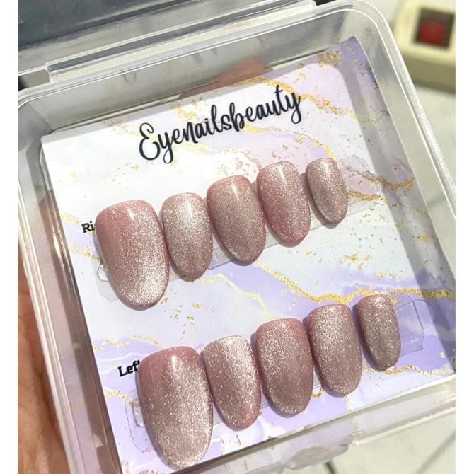 

PRESS ON NAILS KHUSUS CAT EYE BEBAS REQ WARNA ORIGINAL