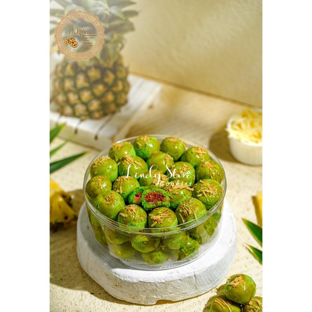 

NASTAR PANDAN KEJU WISMAN ISI NANAS ASLI BERAT 1/2KG DIJAMIN ENAK