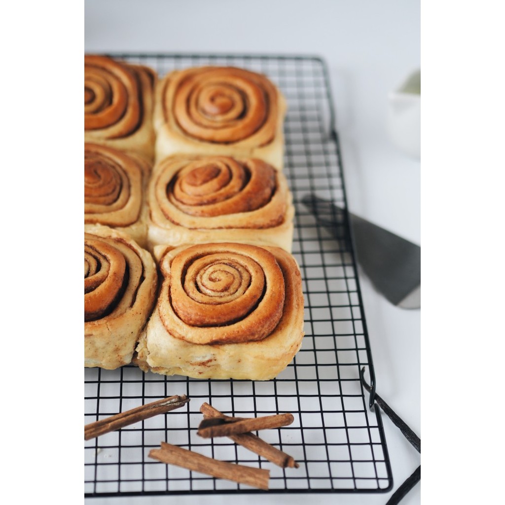 

TERPERCAYA cinnamon rolls with cream cheese topping Kode 1253