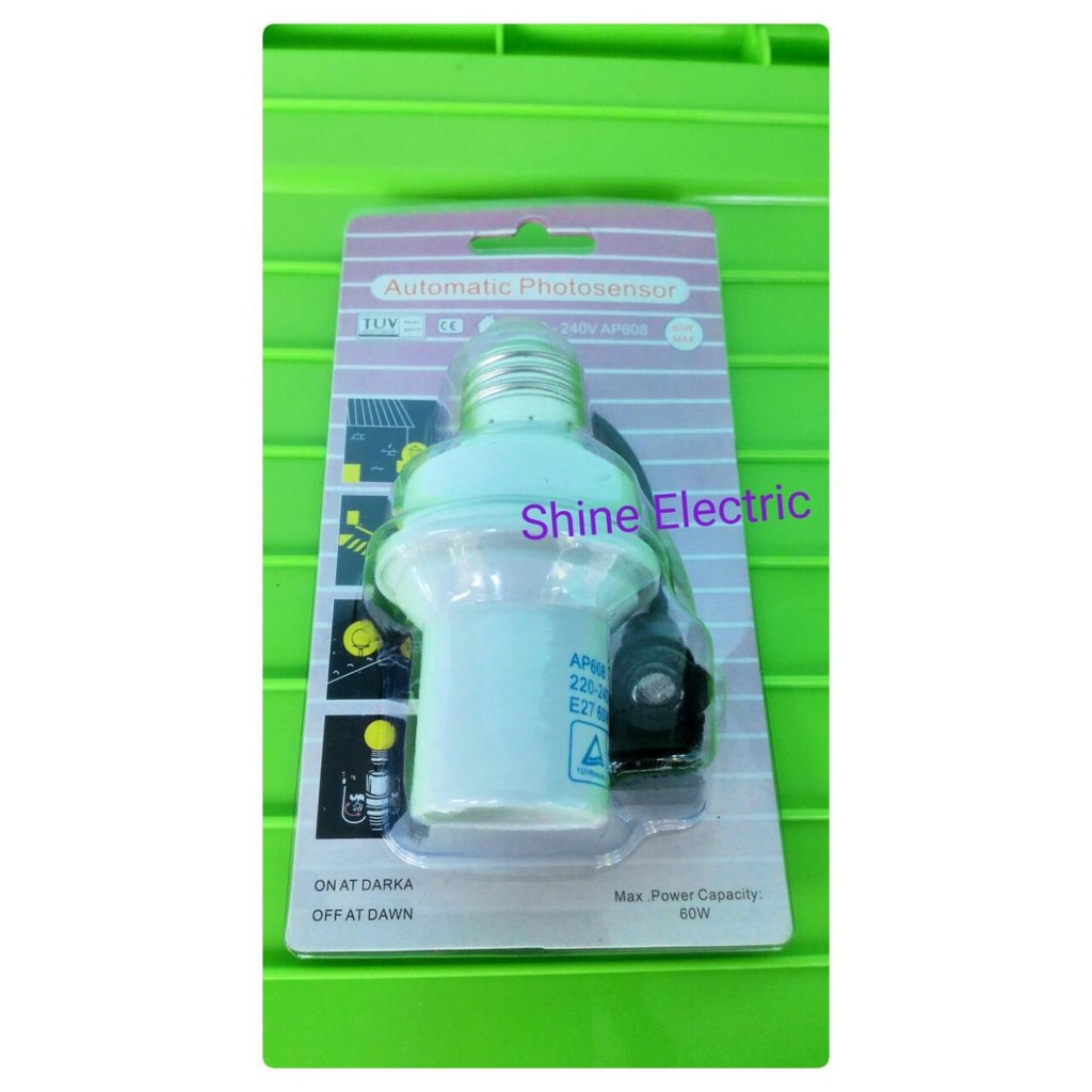 Fitting lampu sensor cahaya matahari