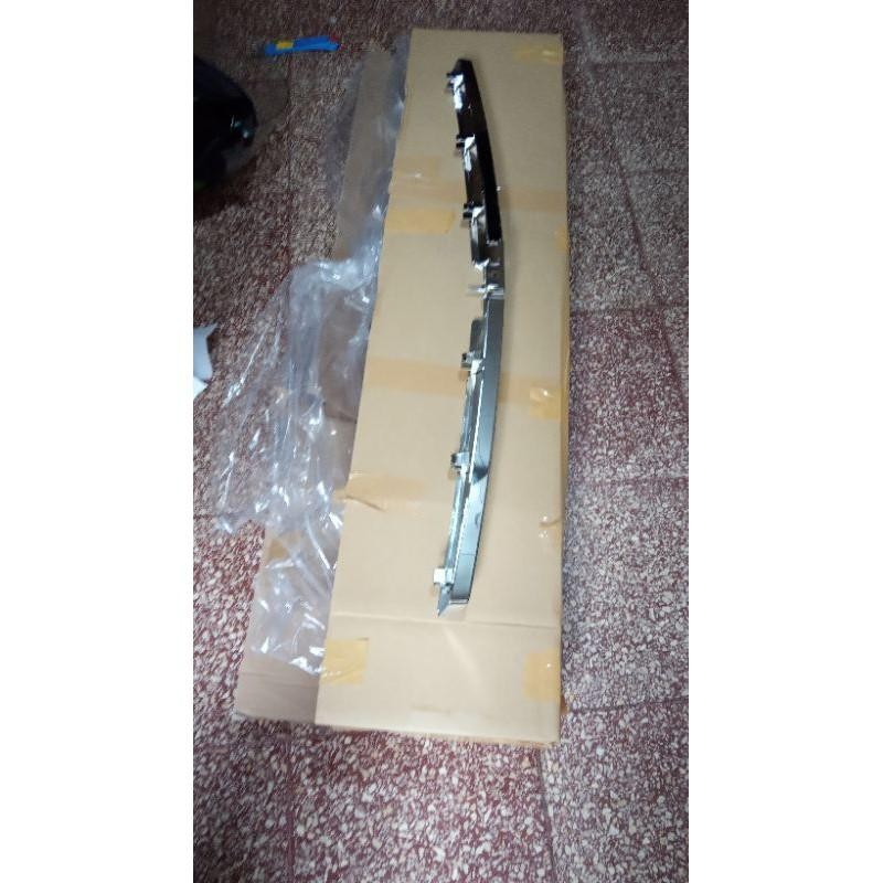 List Crome Grille Bemper Depan Apv Arena Ori