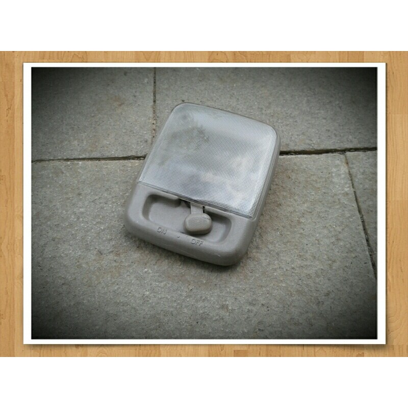 lampu kabin nissan x trail T30 tengah 2005