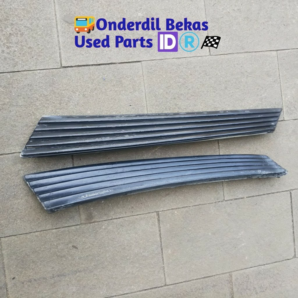 garnish pilar c daihatsu charade G11 tahun 1985