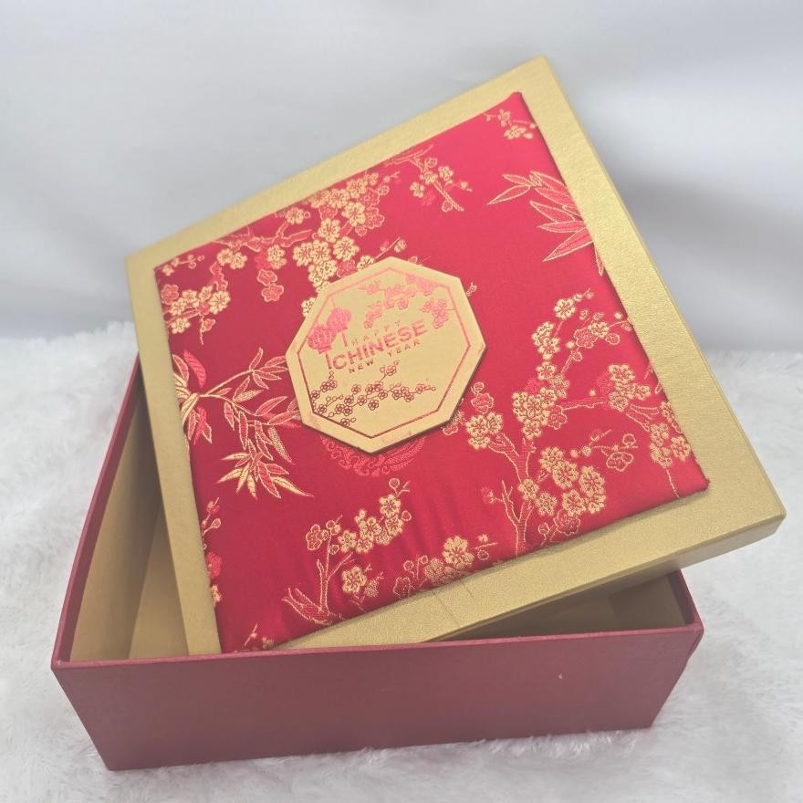 

BR - Cake Box standar cheongsam imlek 22x22x8cm / kotak kue lapis legit / hantaran CNY TERLARIS