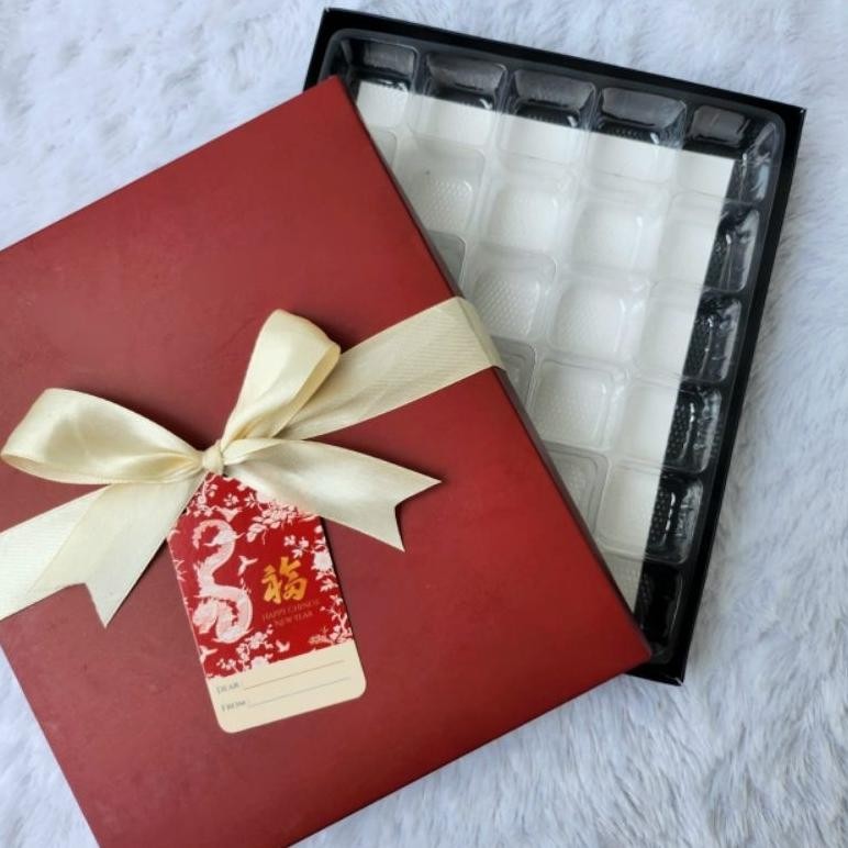 

BR - (5 Pc) Box Sekat 30 IMLEK CNY Sincia Dus Nastar Packaging Mochi Hampers Cokelat Lapis Mini TERLARIS