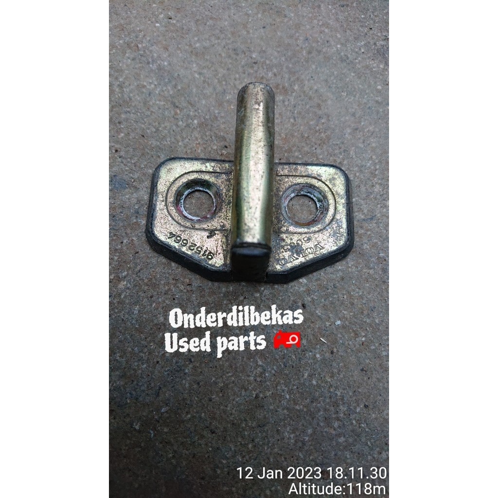 door striker volvo s70