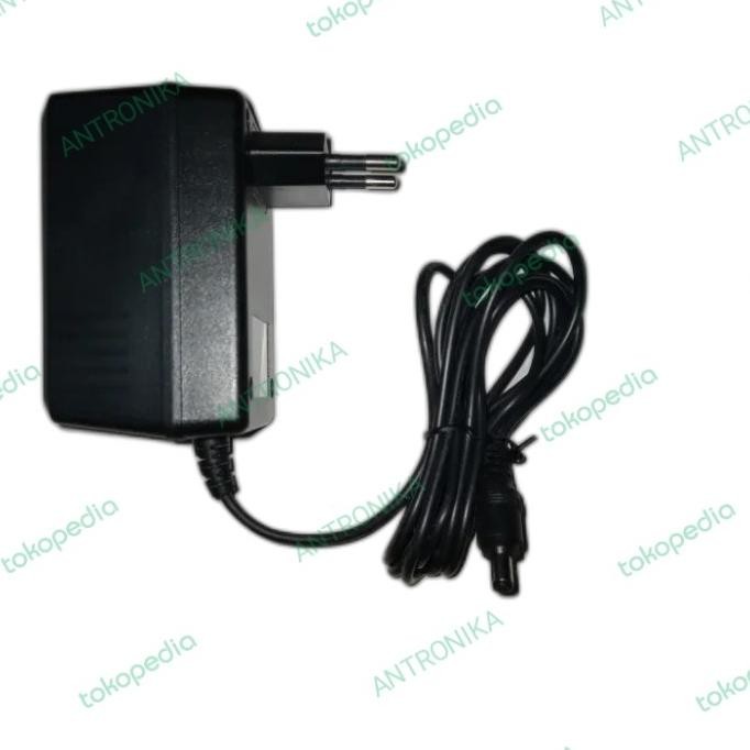 Adaptor untuk efek gitar BOSS VE-20