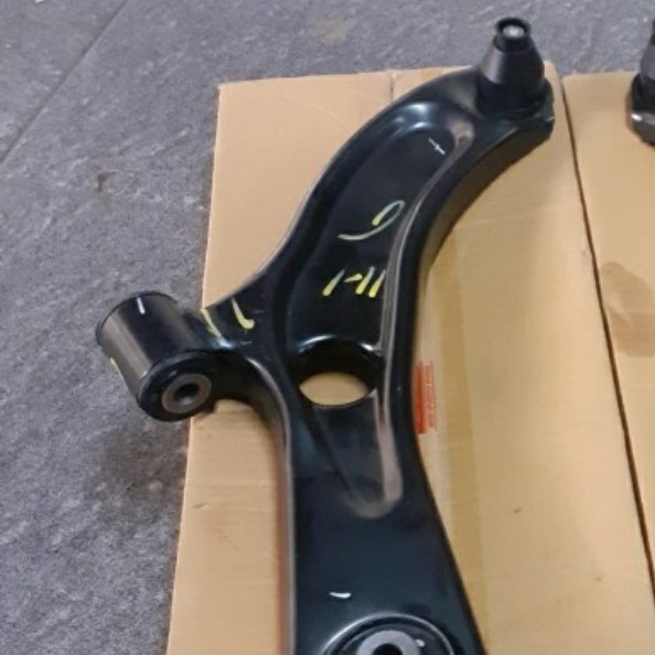arm ball joint suzuki Splash / Swift asli suzuki