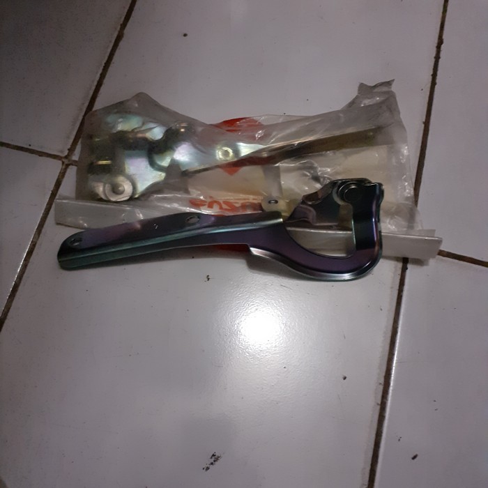 engsel kap mesin karimun wagon r