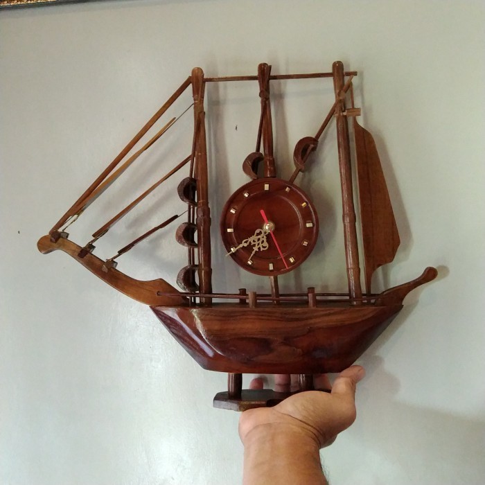 jam dinding kayu jati unik