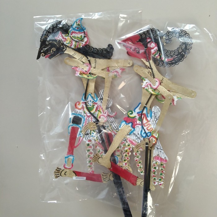WAYANG KULIT WISANGGENI DAN ABIMANYU