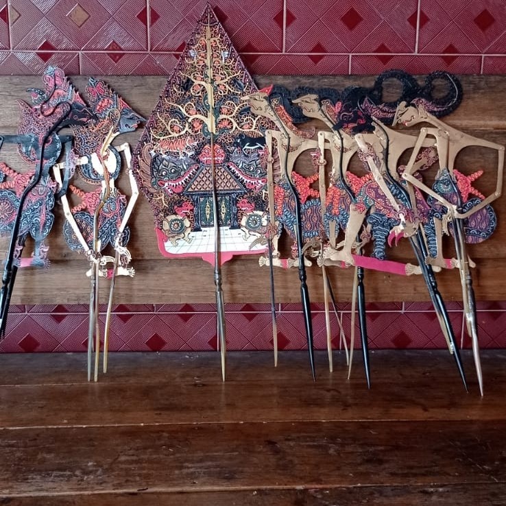 WAYANG KULIT ALUSAN PANDAWA 5 GUNUNGAN KRISNA DAN PUNOKAWAN
