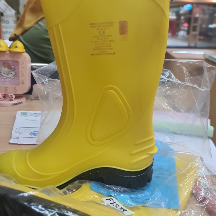 Sepatu Boot Inyati Murah