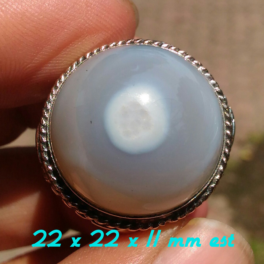Batu Alam berwarna Anggur Putih Big Size Motif Puser Bumi Top Kristal
