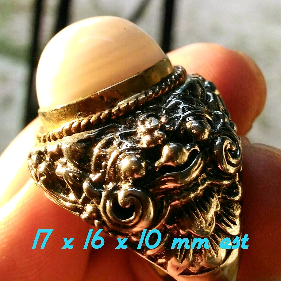 Koleksi Batu Alam MG Putih Sumatra Top Kristal Berenergi Aktif Motif Puser Bumi Sumur Badung