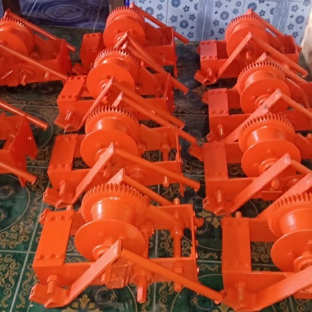 Bivi atau Hand Winch