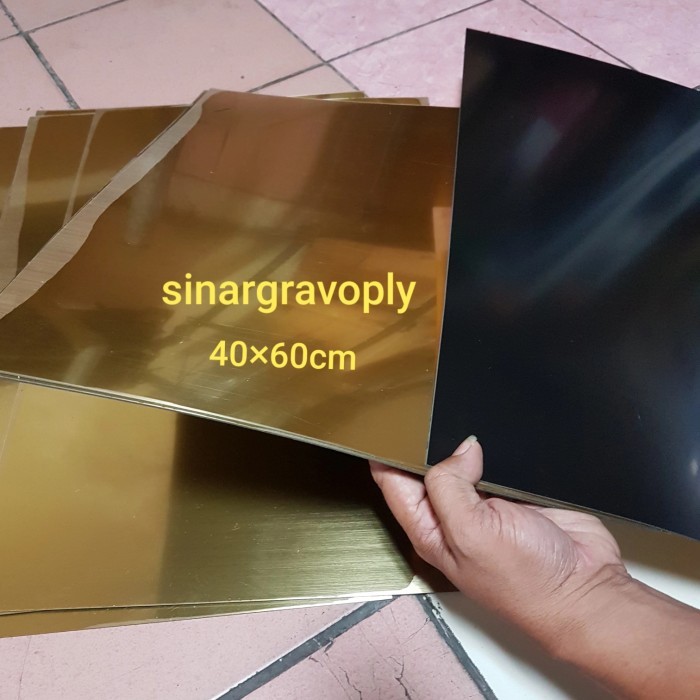 

gravoply gold teks hitam bahan gravir nametag 40x60cm tebal 1.5ml