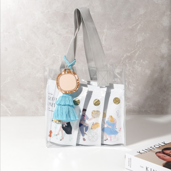 

The Picnic Tote Bag - 3 Pcs Cheese Bites By Sodachips Gift Hampers Terlaris