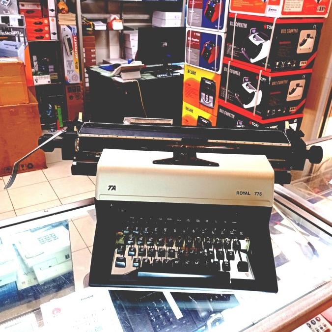mesin tik manual royal 775 18inc