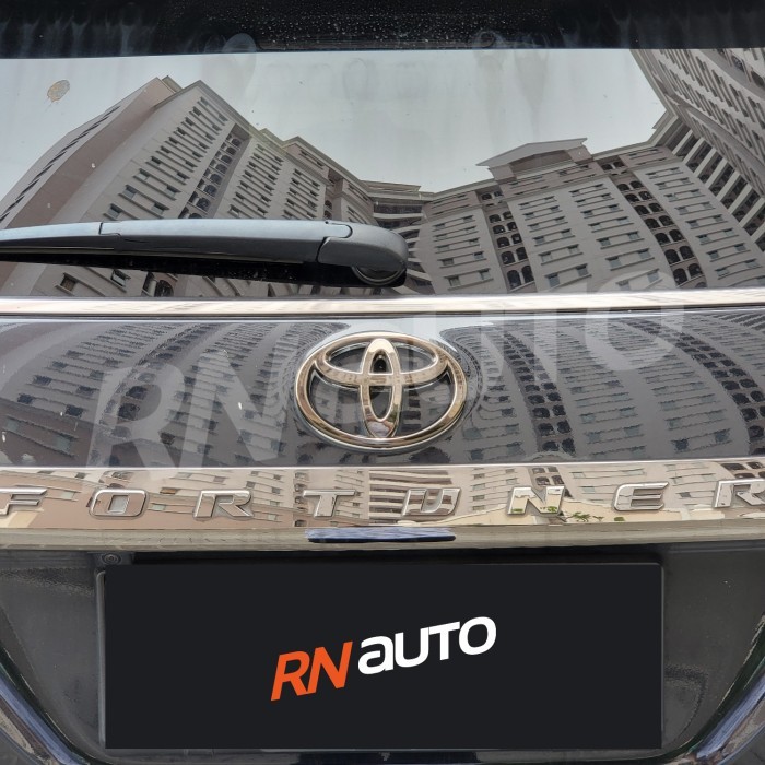 Emblem Logo Black Chrome Toyota Fortuner VRZ Belakang