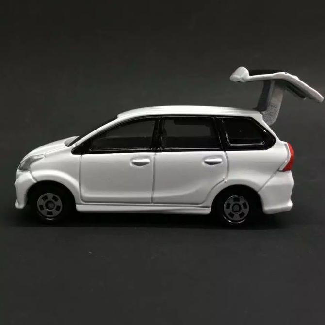 Maddox - Tomica Toyota Avanza Veloz Putih
