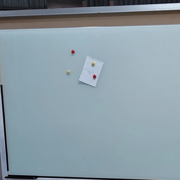 

glassboard magnet 90 x 120 cm-tembok