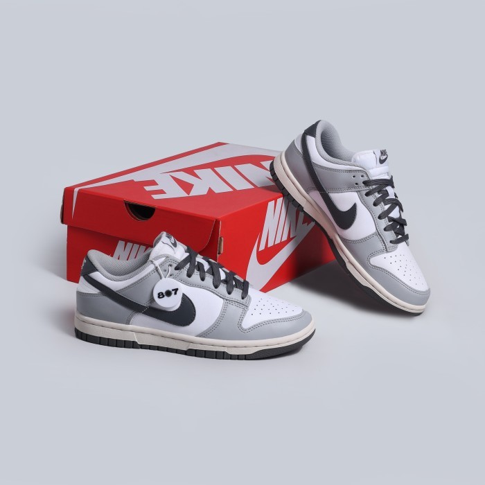 Dunk Low Light Smoke Grey