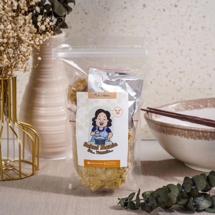 

BAKMI MAMIE - MIE LEBAR REGULAR PACK BAKMI BABI FROZEN