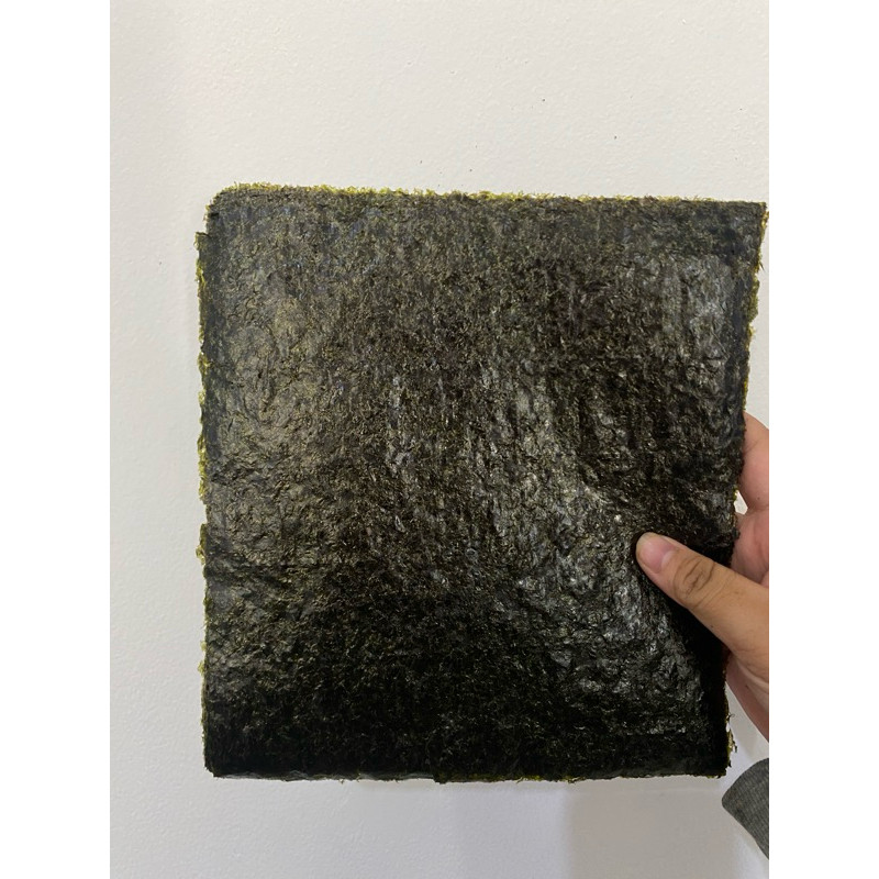 

SUSHI NORI POLOS HERRING 100 SHEET / SUSHI TEBAL HALAL