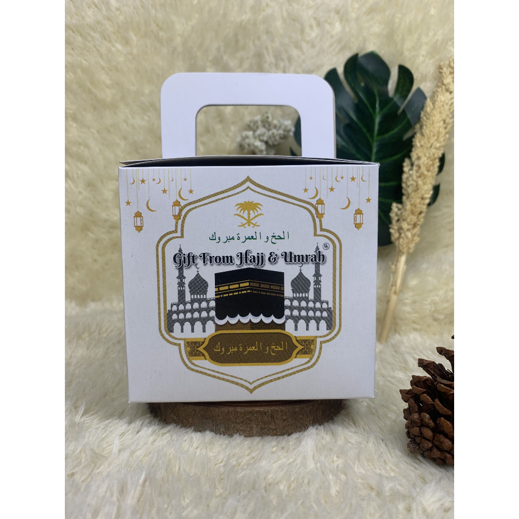 

Dus Box Kabah Hitam & Putih Kemasan Souvenir Untuk Oleh Oleh Haji Dan Umroh