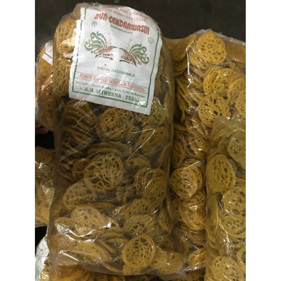 

KERUPUK MIE KUNING KECIL 5KG / KRUPUK MIE KUNING KECIL 1 BAL / KERUPUK