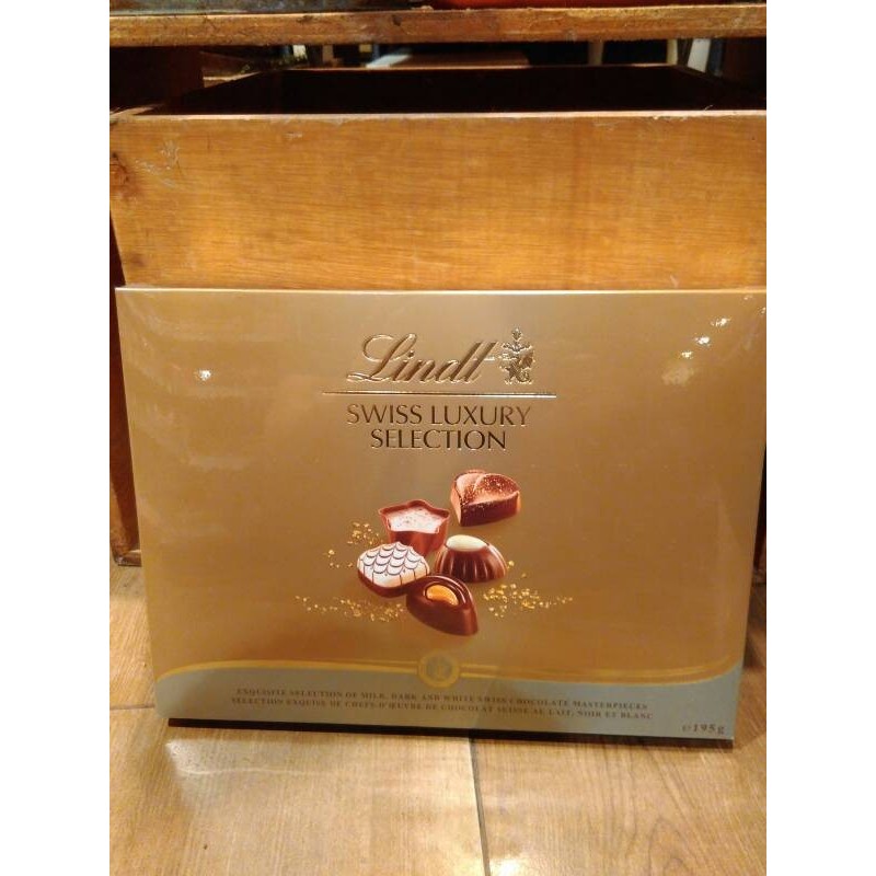 

Lindt Swiss Luxury Selection Chocolate Deluxe 195 gr
