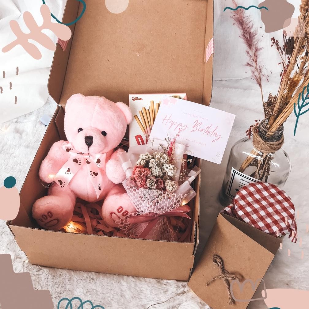 

CR - GIFT BAG / GIFT BOX / HAMPERS ULANG TAHUN / HAMPERS LEBARAN / HAMPERS GRADUATION / HAMPERS ANNIVERSARY / VALENTINE / NATAL / CHRISTMAS / KADO LEBARAN TERLARIS