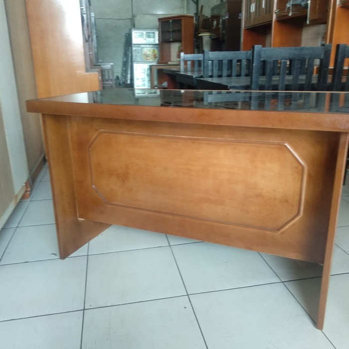 Meja Kantor Meja Kerja Meja Tulis Office Kayu Blockteak Kaca 1/2 Biro