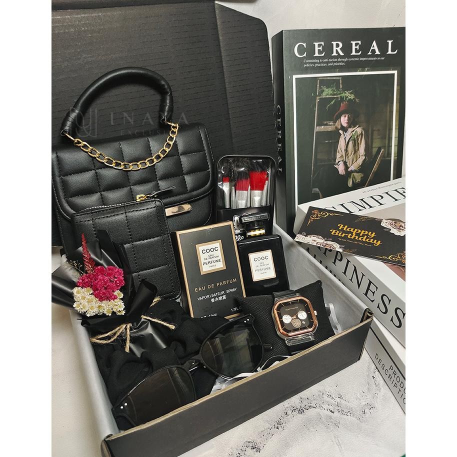 

INAYA Hampers Cewek Premium Aesthetic Gift Box Hadiah Kado Ulang Tahun Wisuda Wedding Anniversary Valentine
