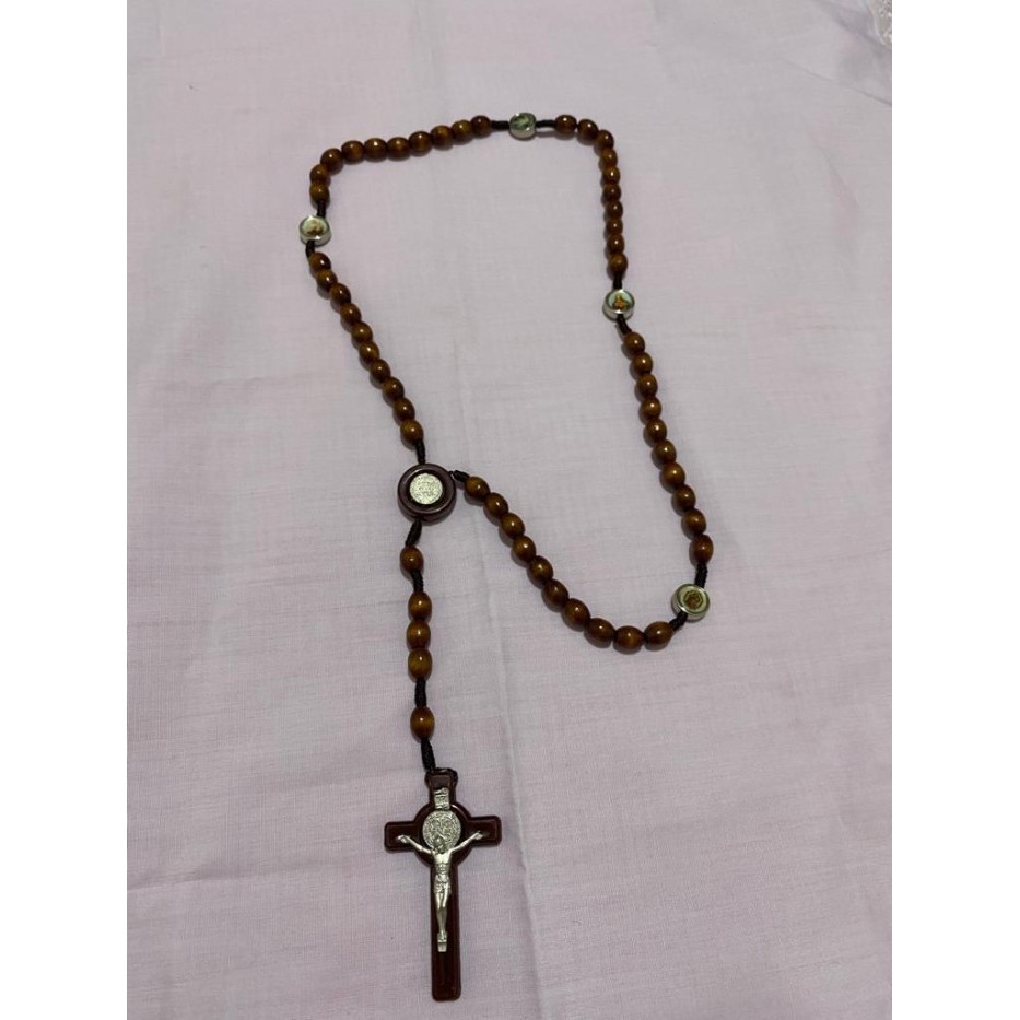 Rosario Tali Kayu Benediktus