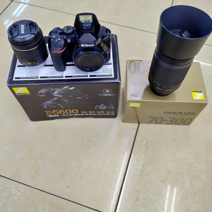 Nikon D5600 Kit 18-55Mm Vr +Lensa Nikkor 70-300Mm