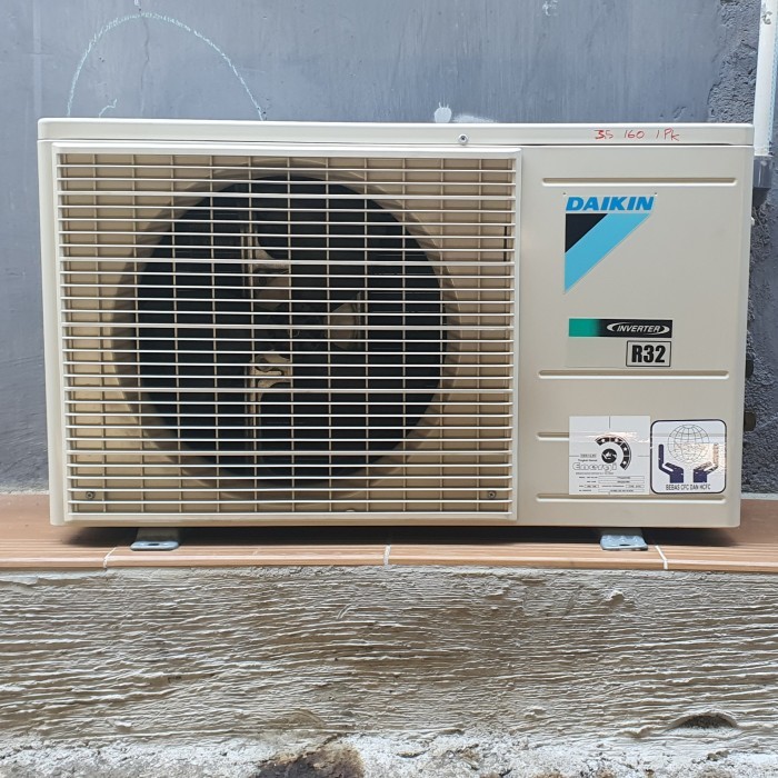Outdoor daikin inverter R32 thailand