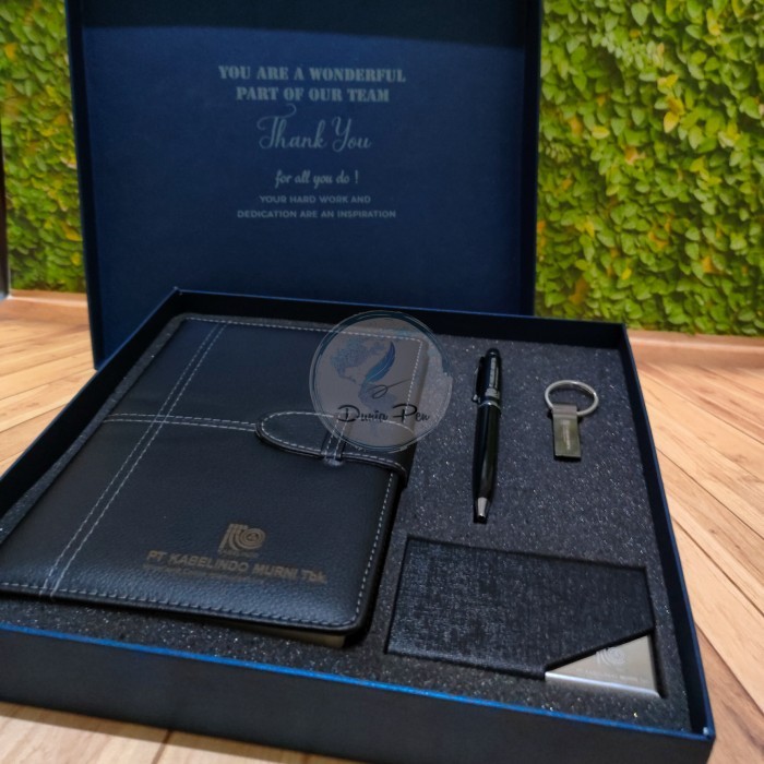 

GIFTSET USB PREMIUM (USB + PEN+ NOTES A5+CARD HOLDER) GIFT SET ELEGAN