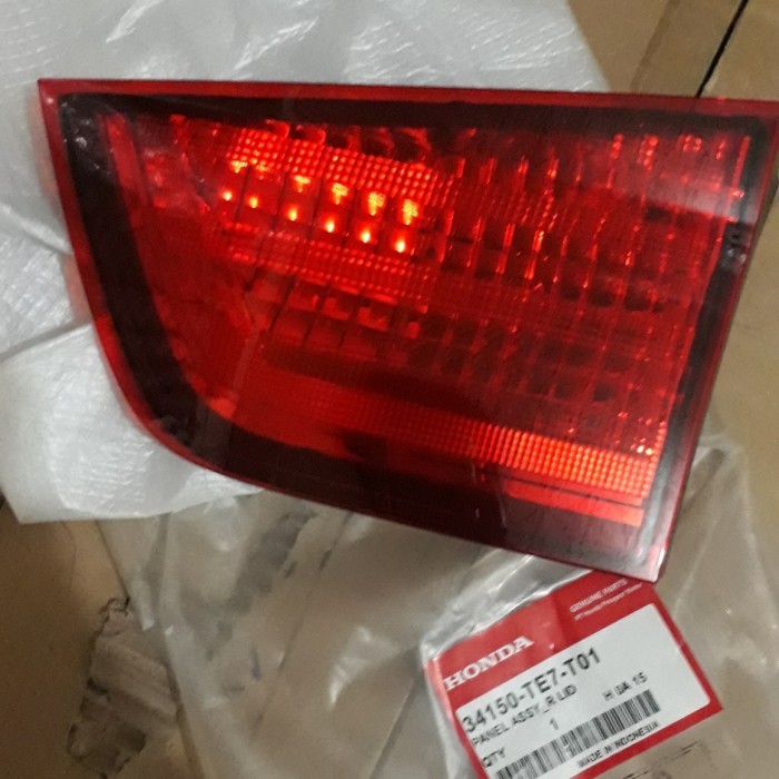 Reflektor Bagasi Belakang Mobilio Ori / Lampu Bagasi Mobilio Original