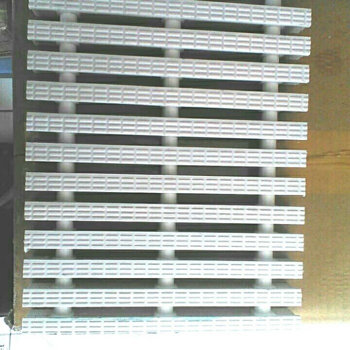 Grill / Grating Penutup Selokan Kolam Renang